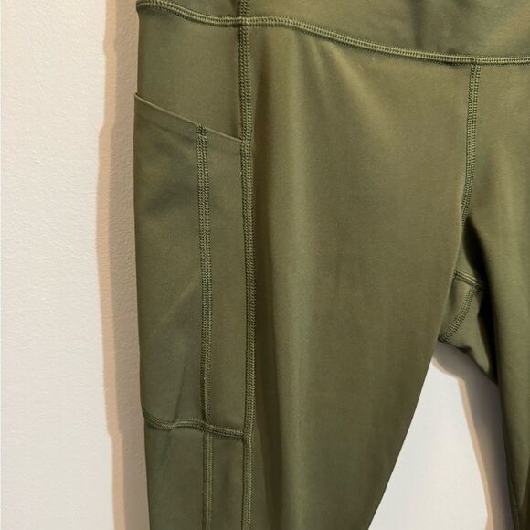 Athleta Ultimate Stash Tight - Picture 4 of 10